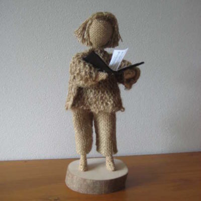 Figurine du petit chanteur